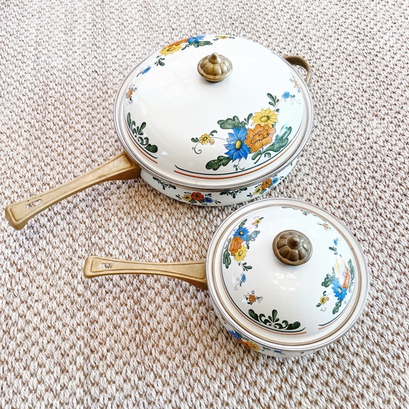 Vintage 1960s Asta Kamenstein Style Floral Enamel & Brass Cookware Set - Picture 4 of 14